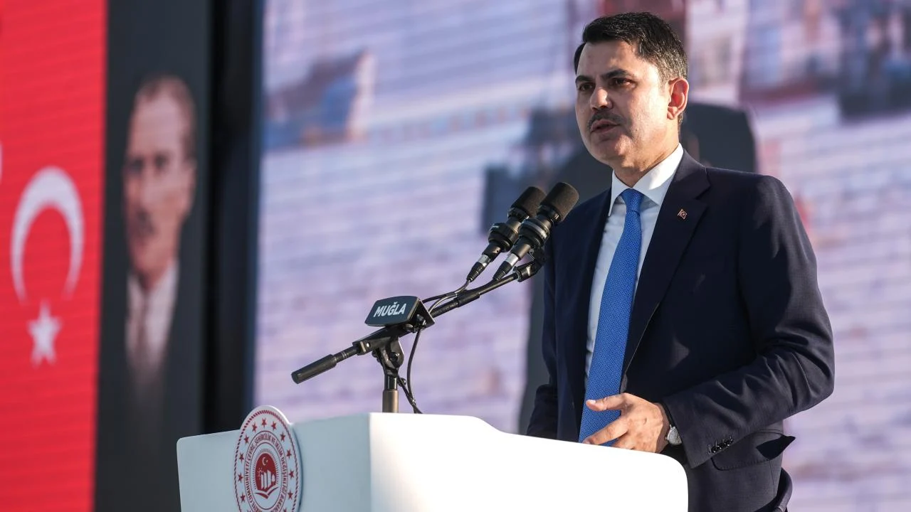 Bakan Kurum: Bugün İstanbul'umuzda üç ayrı adreste üç mutluluk yaşanacak