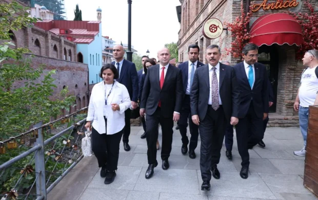 İçişleri Bakanı Çiftçi, Türkiye'nin Tiflis Büyükelçiliğini ziyaret etti