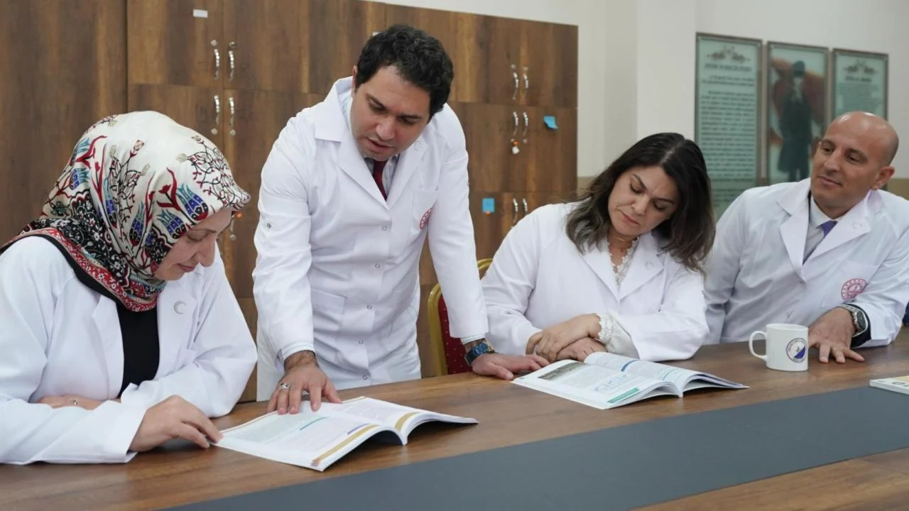 Öğretmen önlüğü için standartlar belirlendi