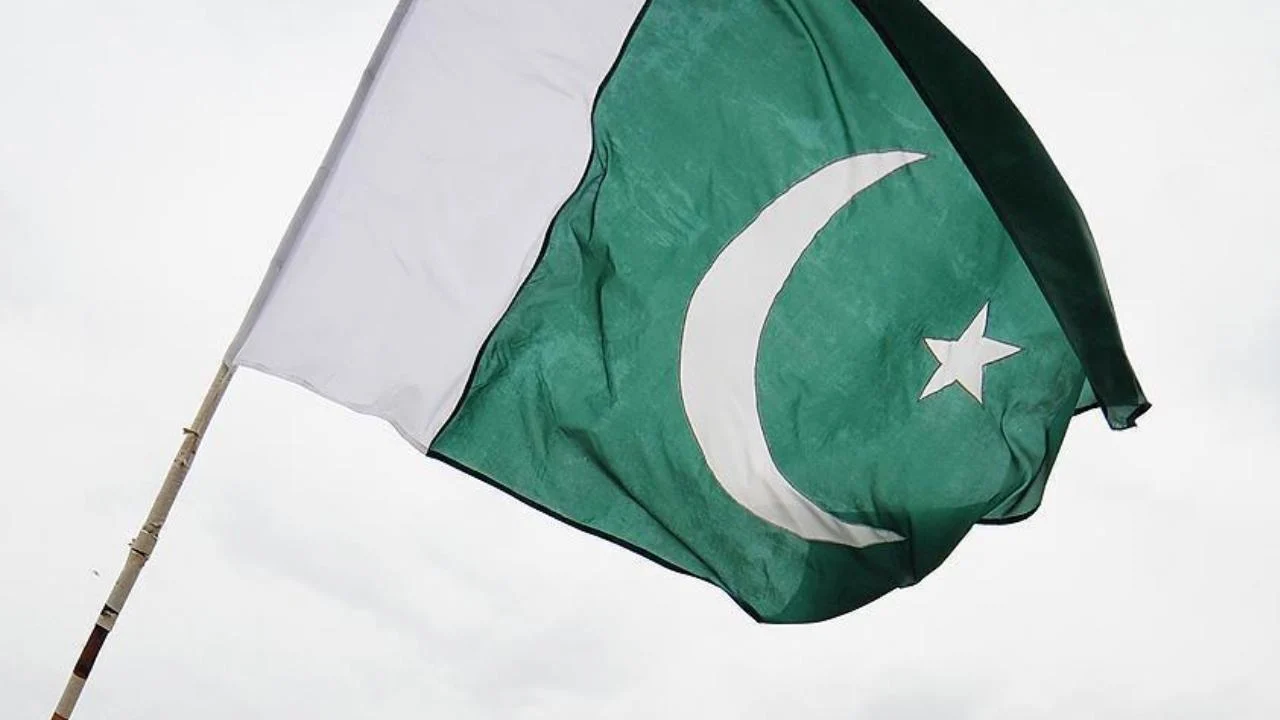 Pakistan, Afganistan'da 10 noktaya hava saldırısı düzenlediğini duyurdu