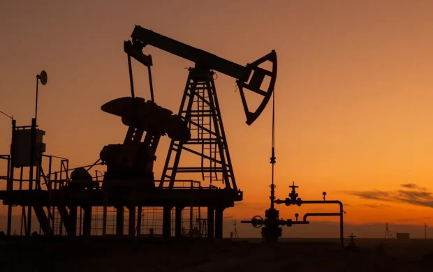 Brent petrolün varili, uluslararası vadeli piyasalarda 99,49 dolardan işlem görüyor