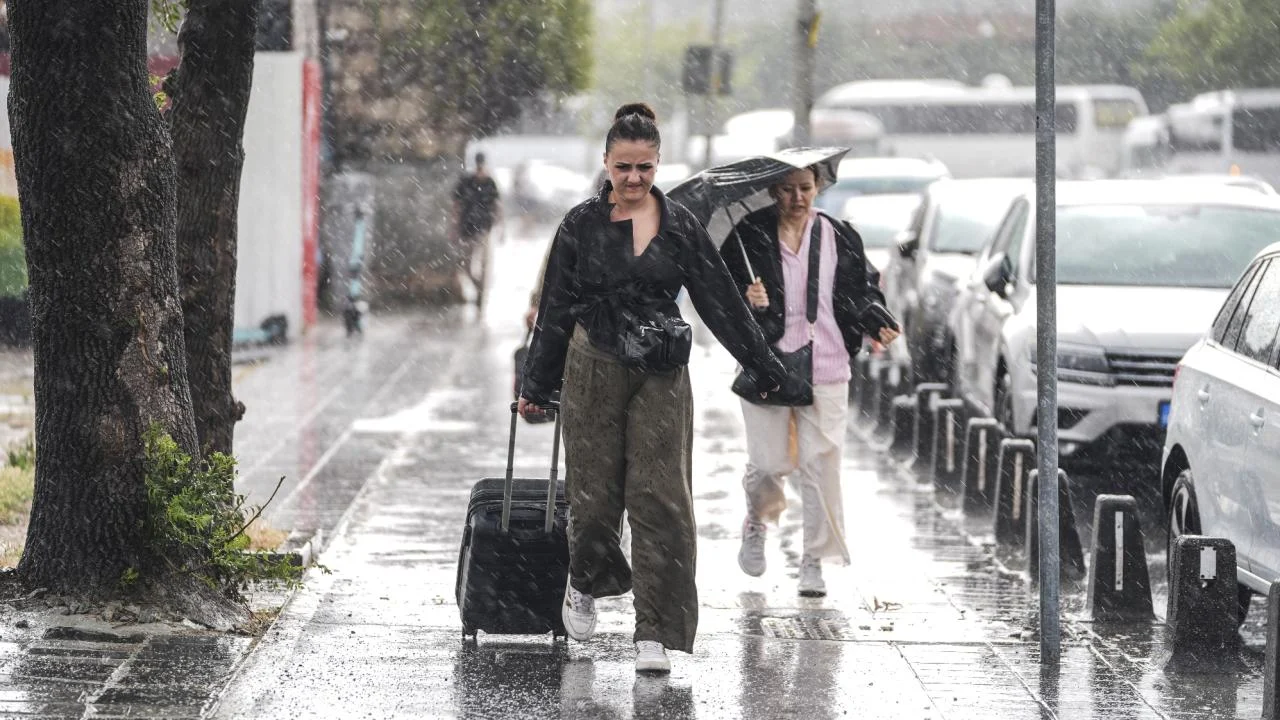 Meteoroloji'den 12 il için sağanak uyarısı