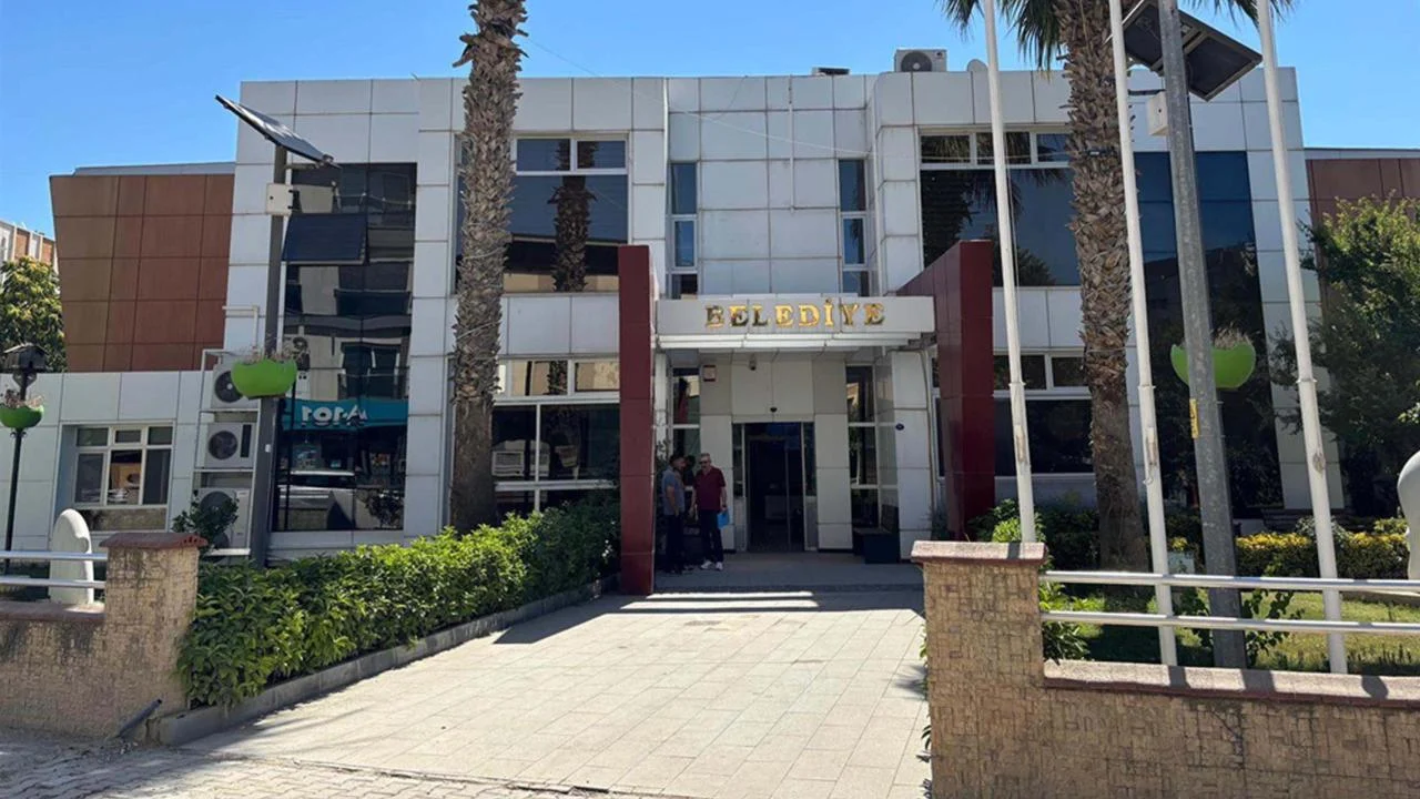 Seferihisar Belediyesi'ne rüşvet operasyonunda 29 tutuklama