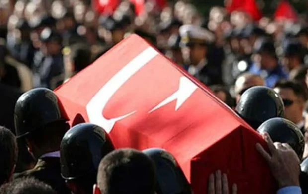 İstanbul'da trafik uygulamasında silahlı saldırıya uğrayan polis şehit oldu