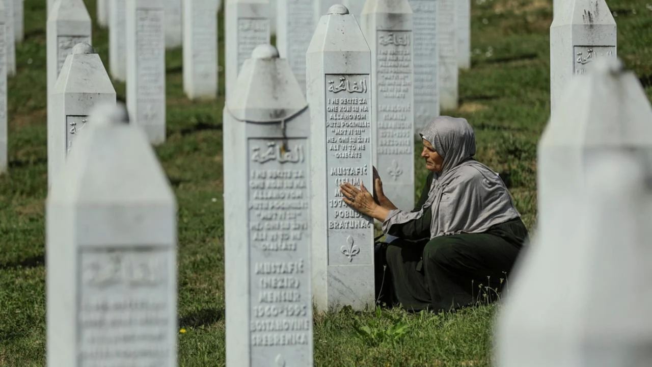 Srebrenitsa Anıt Merkezine 'Sırplar baskın yapılabilir' uyarısı