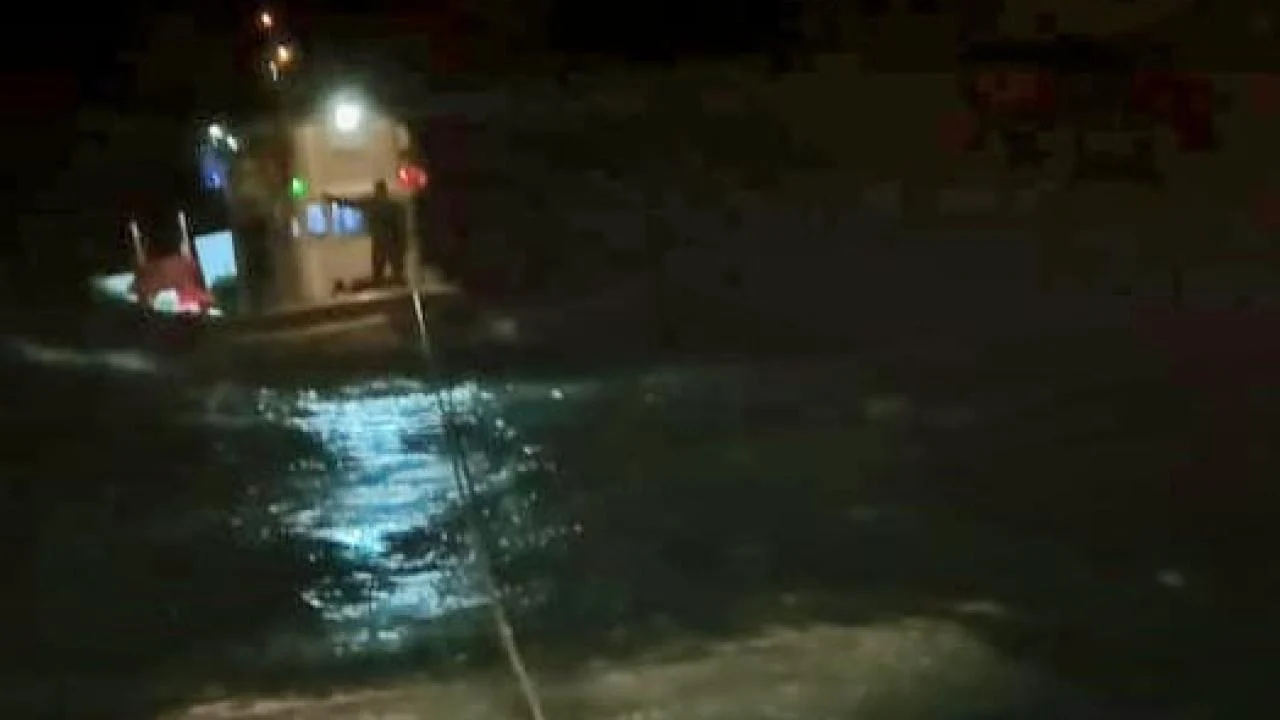 Şile açıklarında sürüklenen teknedeki 3 kişi kurtarıldı