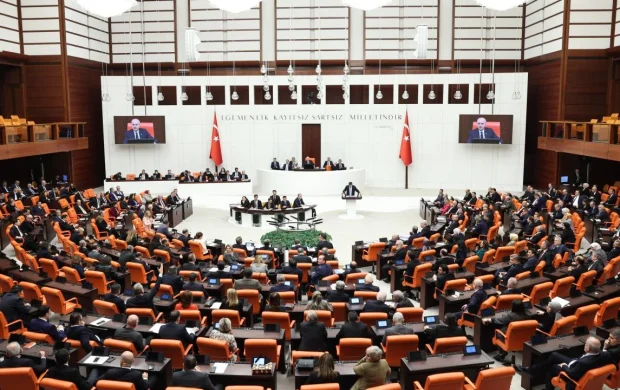Yeni yasama yılı yarın başlıyor