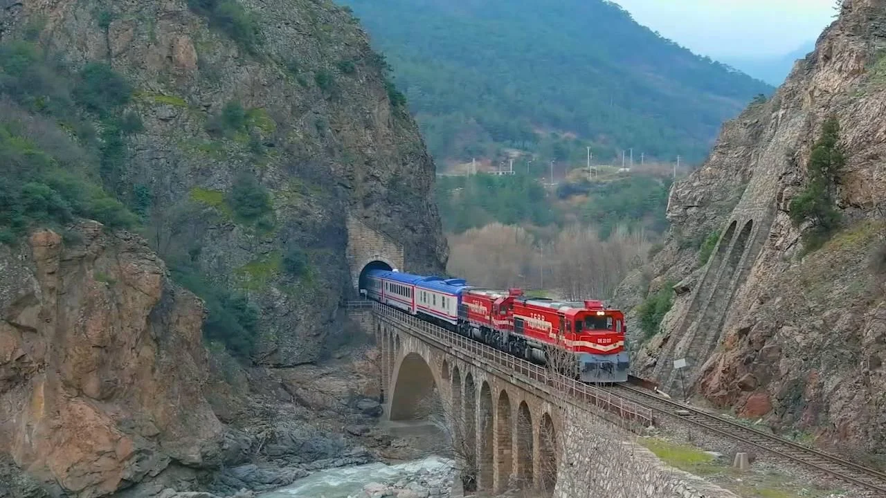 Turistik Karaelmas Ekspresi yeniden raylarla buluşuyor