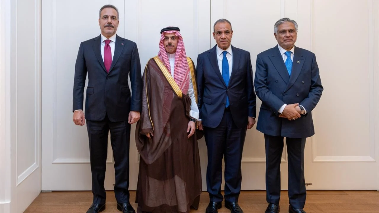 TürkiyeMısırPakistanSuudi Arabistan Dışişleri Bakanları Toplantısı düzenlendi