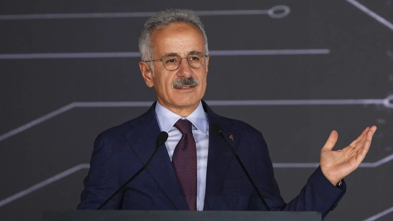 Bakan Uraloğlu: Türkiye yalnızca bir pazar değil stratejik bir teknoloji merkezidir