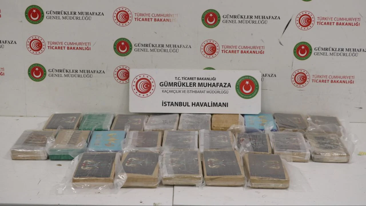 İstanbul Havalimanı'nda 25 kilogram uyuşturucu ele geçirildi
