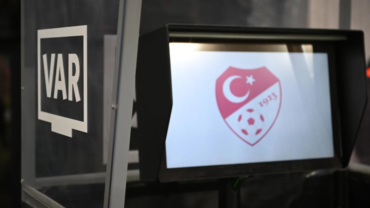 Hakem soruşturmasında VAR odası incelendi
