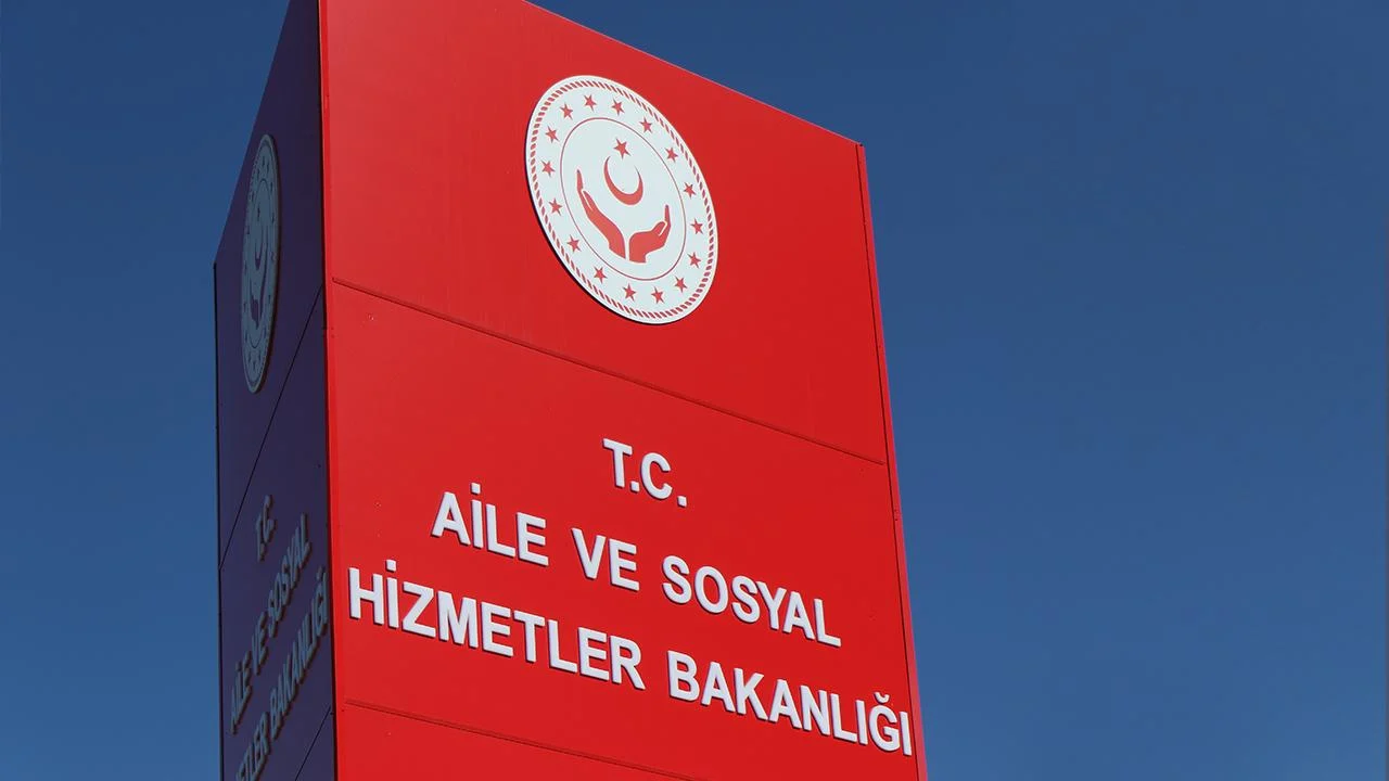 Antalya'da planlanan çocuk güzellik yarışması hakkında suç duyurusu