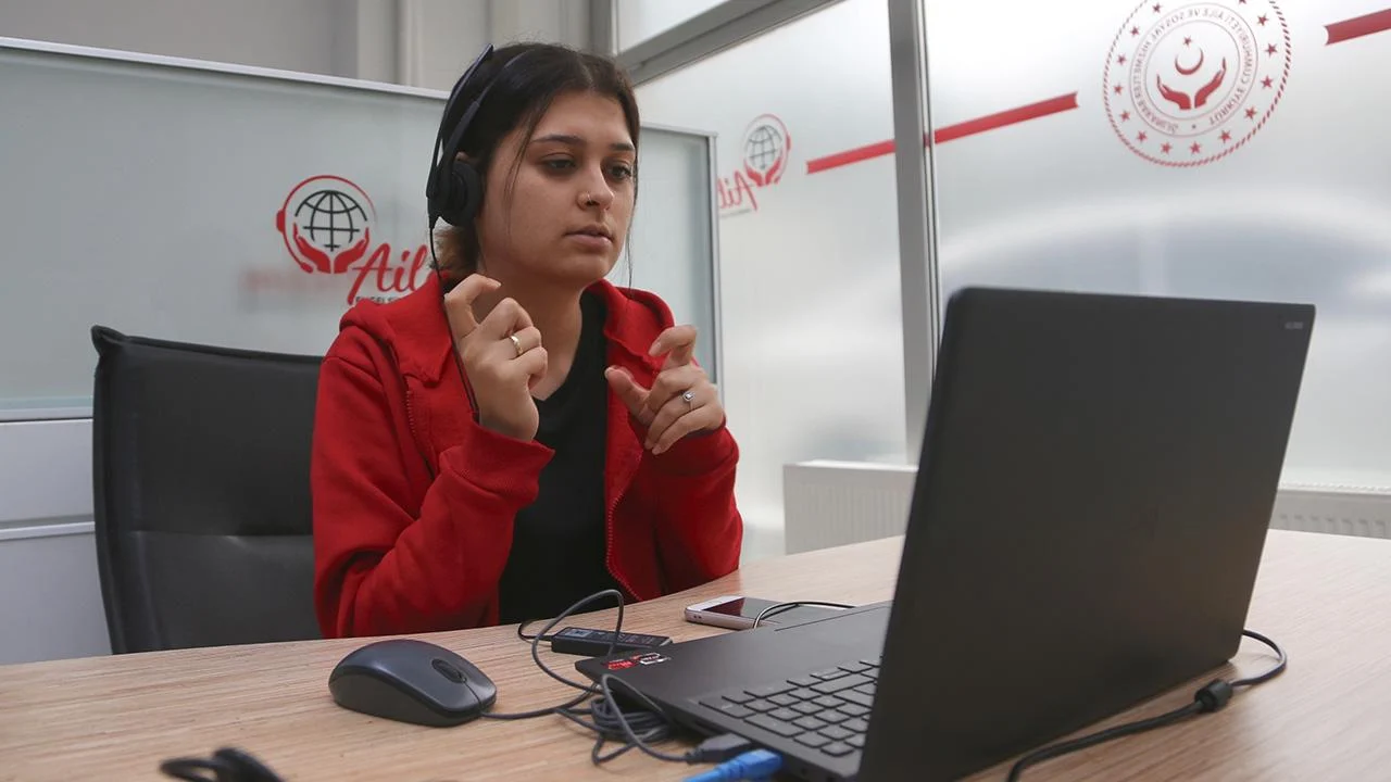 AİLEM Engelsiz İletişim Merkezi 335 bini aşkın çağrıya çeviri desteği sağladı
