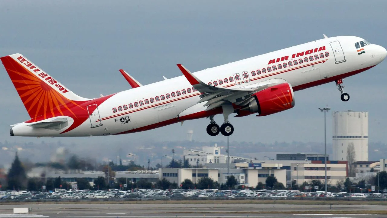 Air India uçağı, kaçırılma alarmı iddiası üzerine acil iniş yaptı