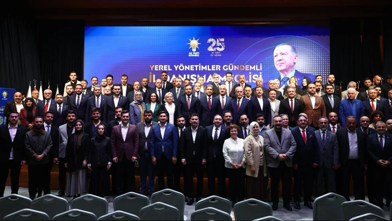 Farklı siyasi partilerden 136 kişi AK Parti'ye katıldı