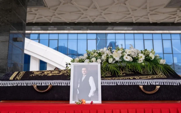Şarkıcı Alpay son yolculuğuna uğurlandı