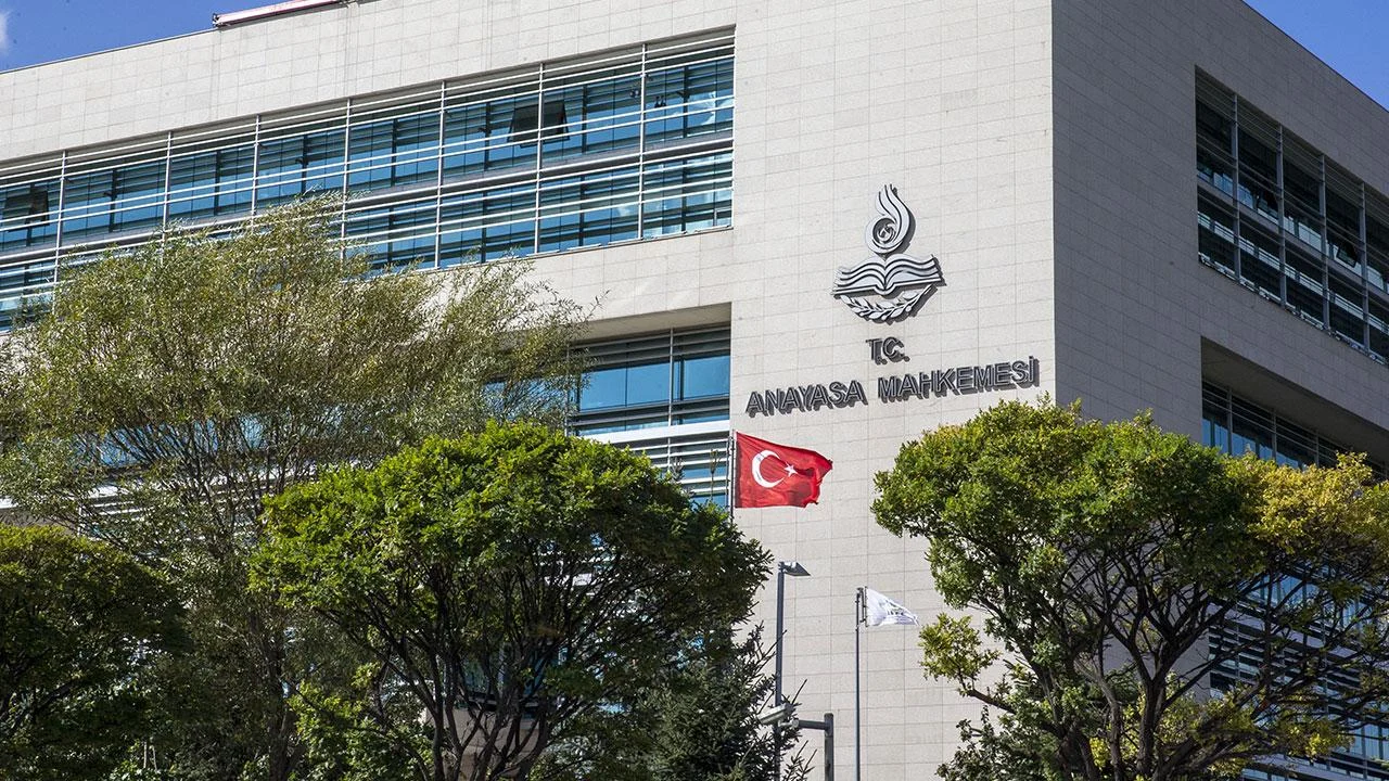 26 siyasi parti hakkında suç duyurusunda bulunulacak