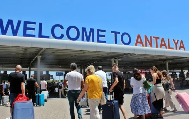 Antalya Havalimanı turizmde zirvede: 5 ayda 21,2 milyon dış hat yolcusu ağırladı