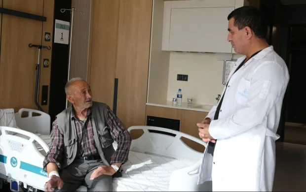 Su bile içemiyordu, 5,5 yıl sonra rahatça yemek yedi