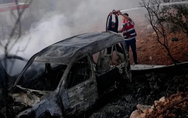Filistin topraklarını gasbeden İsrailliler Batı Şeria'da çiftçilere saldırdı, araçları kundakladı