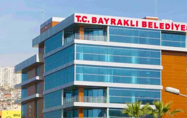 Bayraklı Belediyesi'ne rüşvet soruşturmasında 15 kişi tutuklandı