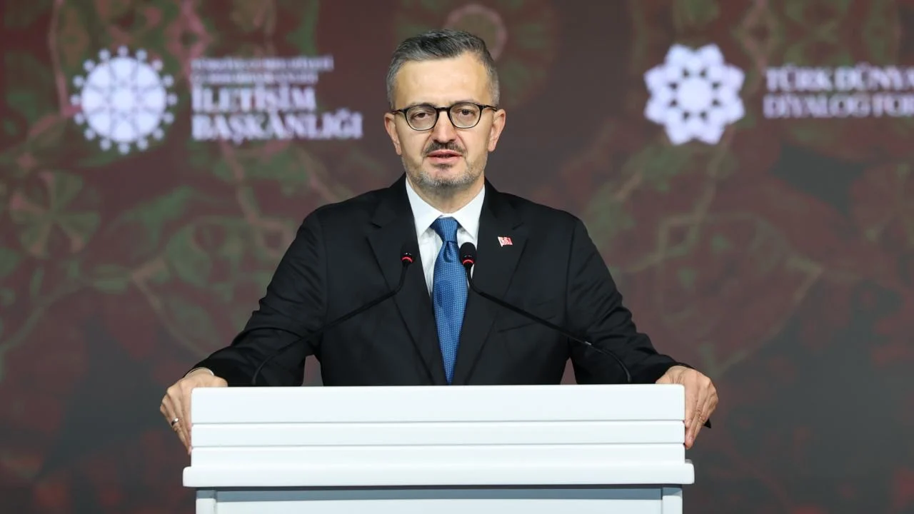 İletişim Başkanı Duran: Güzergahlar değişse de birlik olma ihtiyacımız hiç değişmemiştir