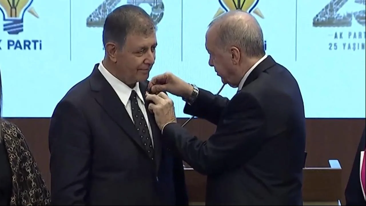 Cemil Tugay AK Parti'ye katıldı