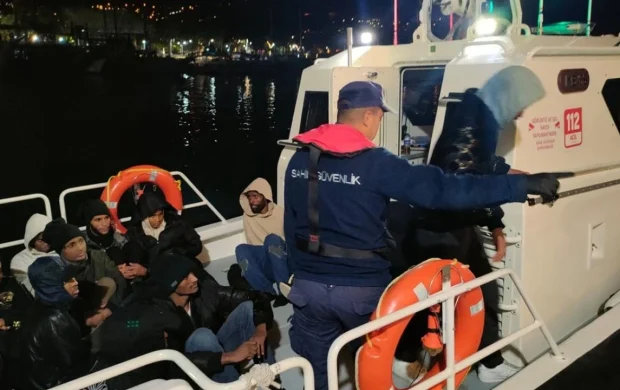 Muğla açıklarında 36 düzensiz göçmen kurtarıldı