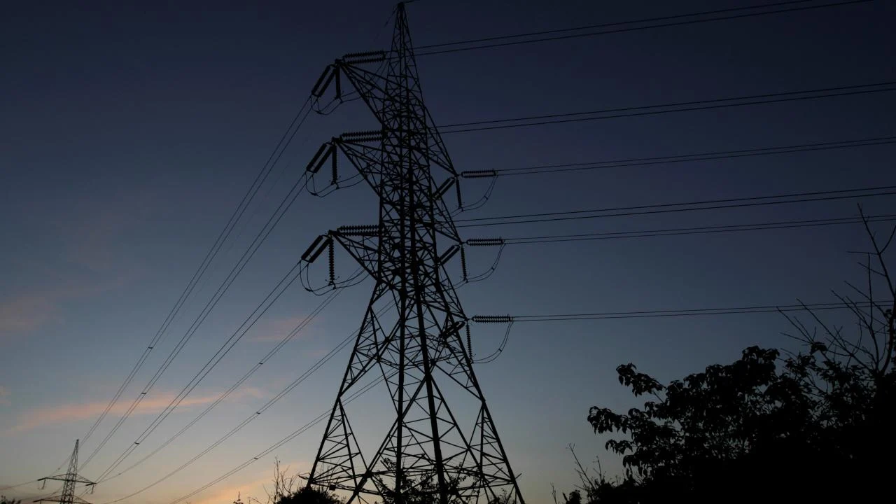 Fransa'da fırtınaların ardından yaklaşık 59 bin hanede elektrik kesintisi sürüyor
