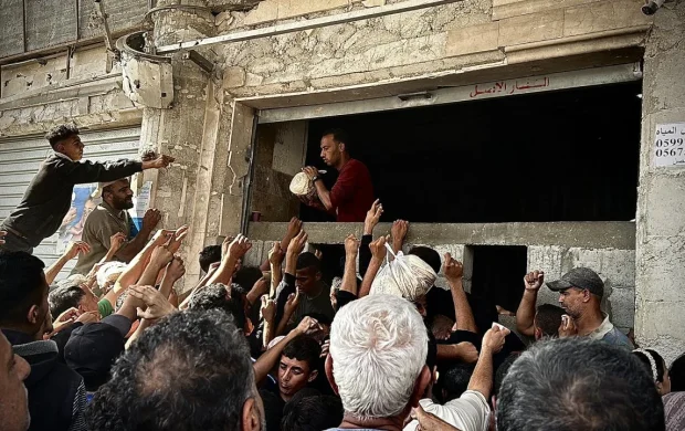 Gazze'de, soykırımcı İsrail'in un sevkiyatına izin vermemesi nedeniyle fırınların çoğu faaliyetlerini durdurdu