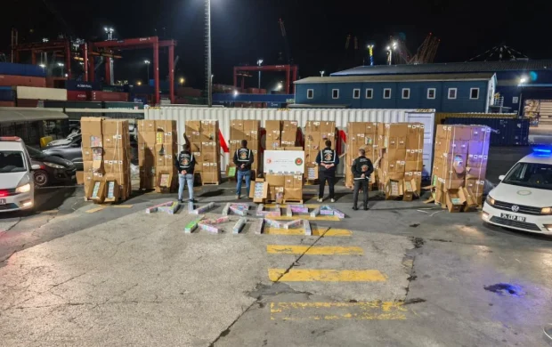 İstanbul'da tarihi operasyon: 310 milyonluk Kaçak elektronik sigara yakalandı