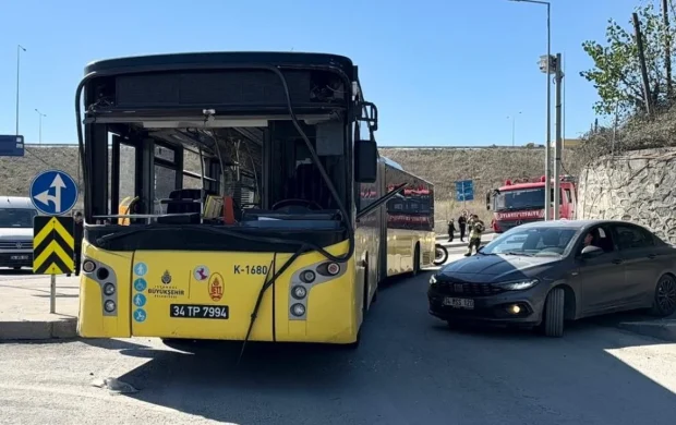 İETT otobüsü istinat duvarına çarptı: 4 yaralı