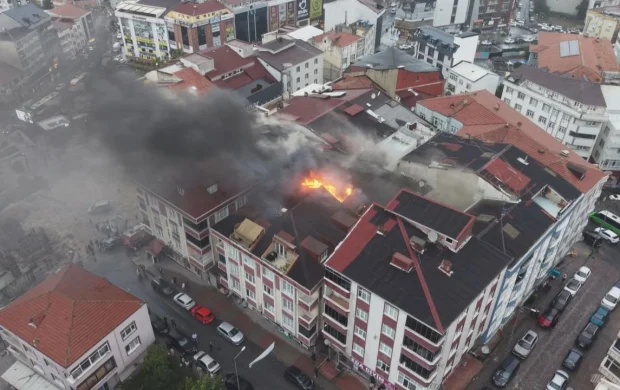 İstanbul'da 5 katlı binada yangın