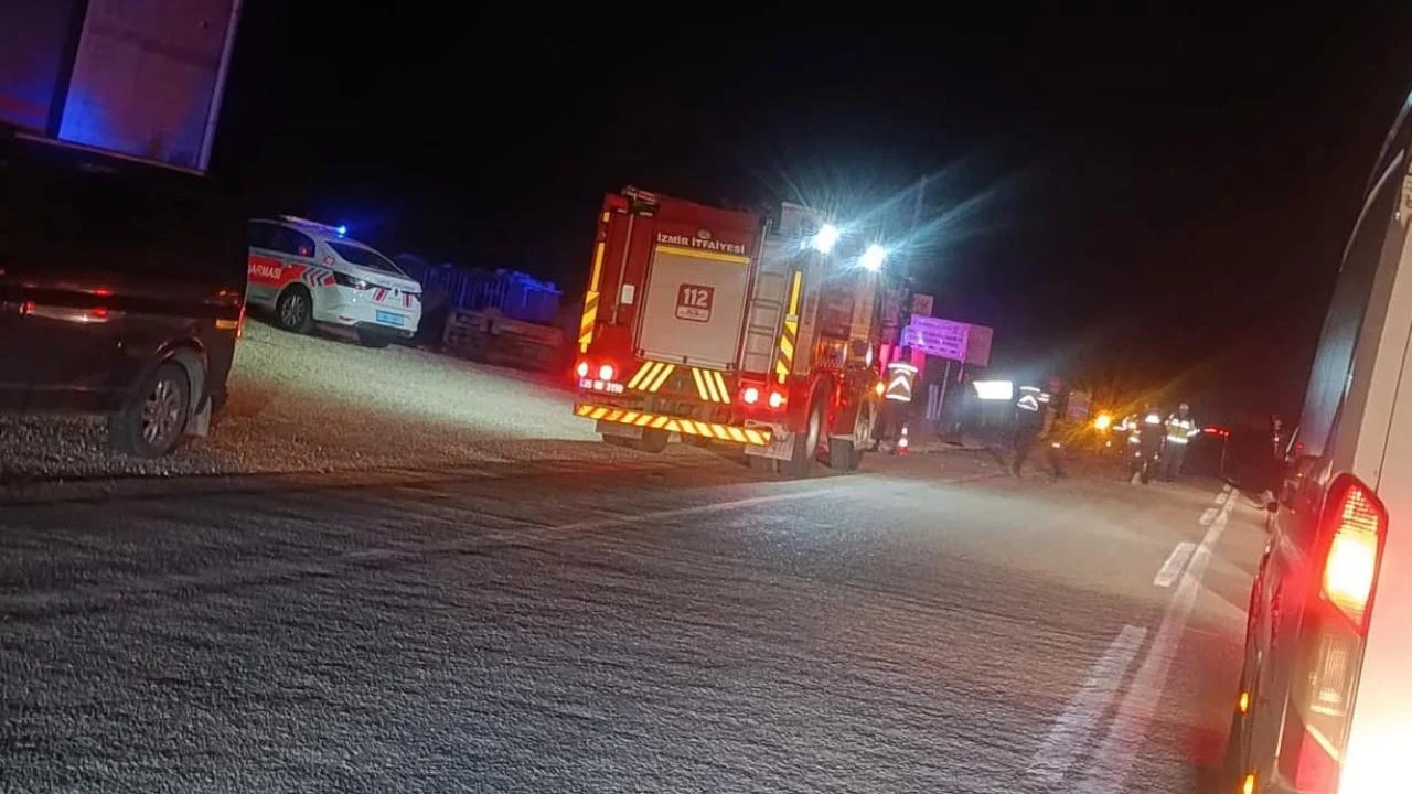 İzmir'de panelvanın çarptığı çift hayatını kaybetti