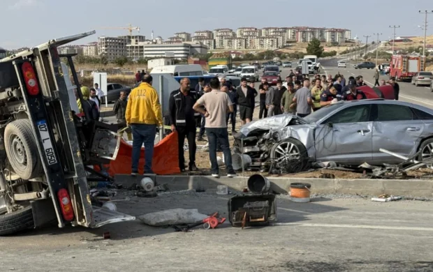 MHP Milletvekili Karakoç'un bulunduğu konvoy kaza yaptı: 1 ölü, 7 yaralı