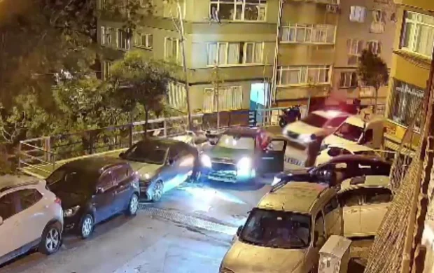 Polisten kaçan alkollü sürücü park halindeki araçlara çarptı
