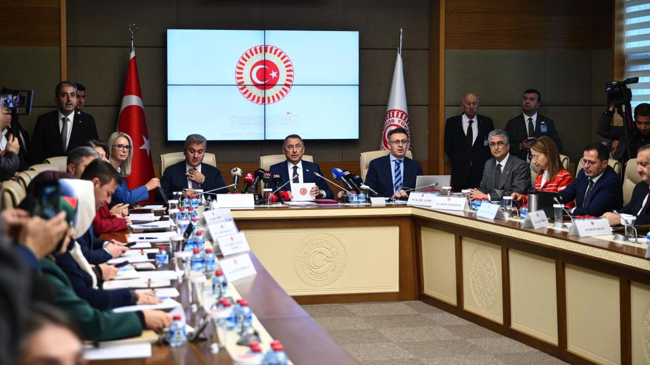Mekke İttifakı Anlaşması Komisyon'dan geçti