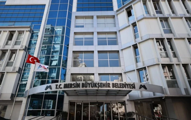 Mersin'de 3 belediyeye yolsuzluk operasyonu