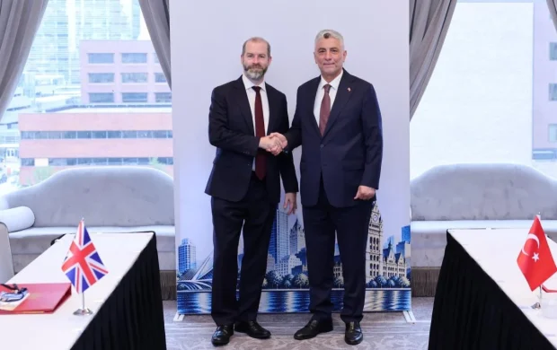 Bakan Bolat, İngiliz mevkidaşı ile görüştü