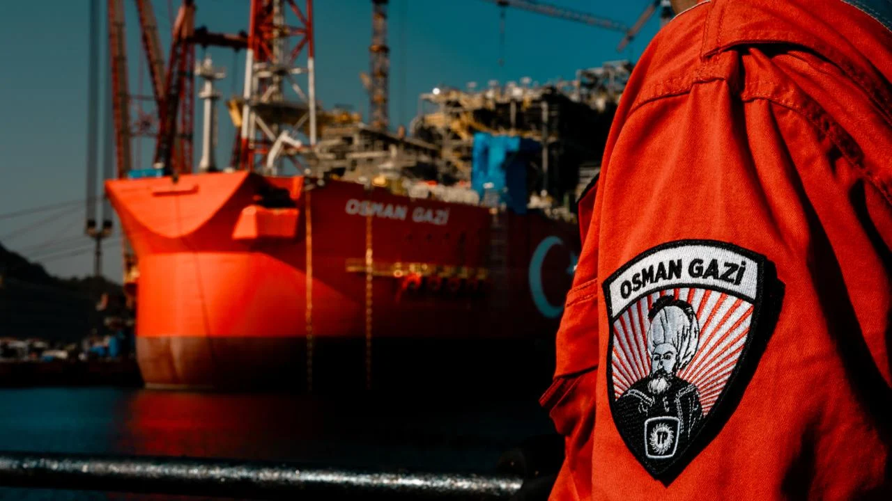 Türkiye'nin ilk yüzer üretim platformu Osman Gazi göreve başlıyor