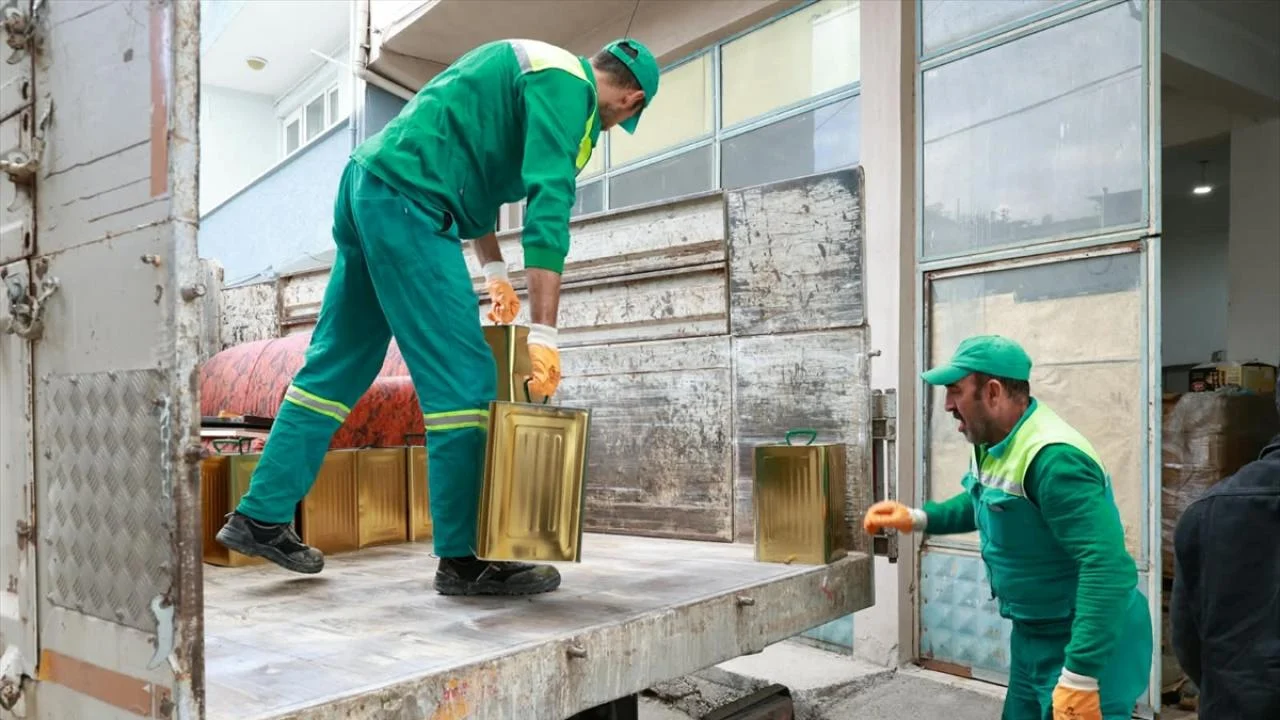 Bursa'da 6,5 ton sağlıksız gıda imha edildi