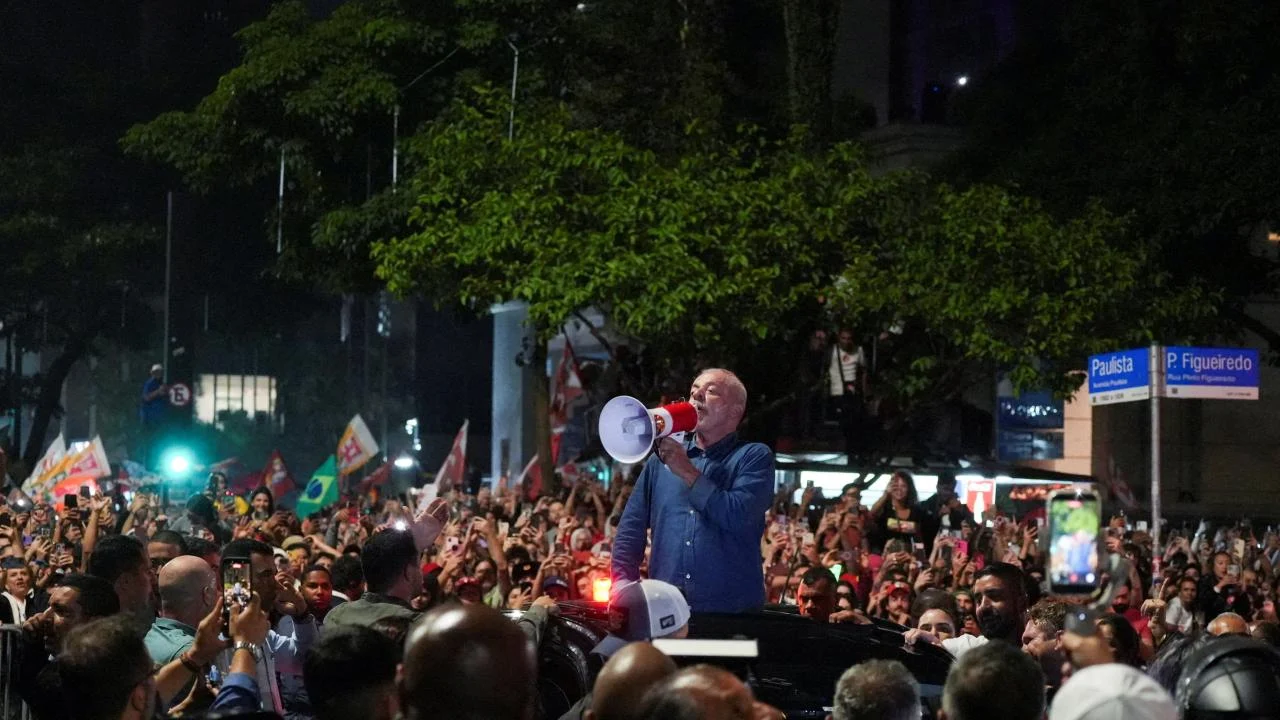 Brezilya'da resmi olmayan sonuçlara göre seçimi kazanan Silva: Brezilya kimsenin arka bahçesi değildir ve olmayacaktır