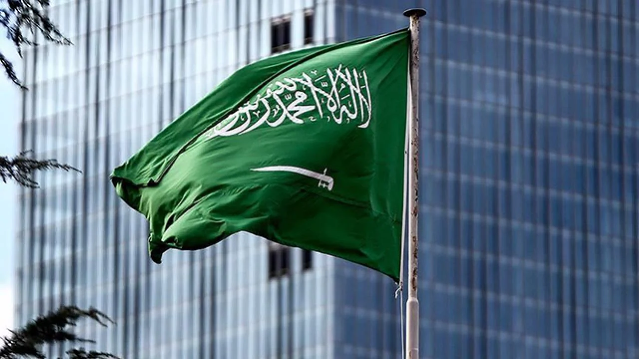 Suudi Arabistan: Cizan kentinde iki havalimanı saldırıya uğradı