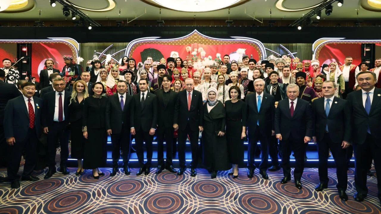 Emine Erdoğan'dan TDT liderleriyle akşam yemeği paylaşımı