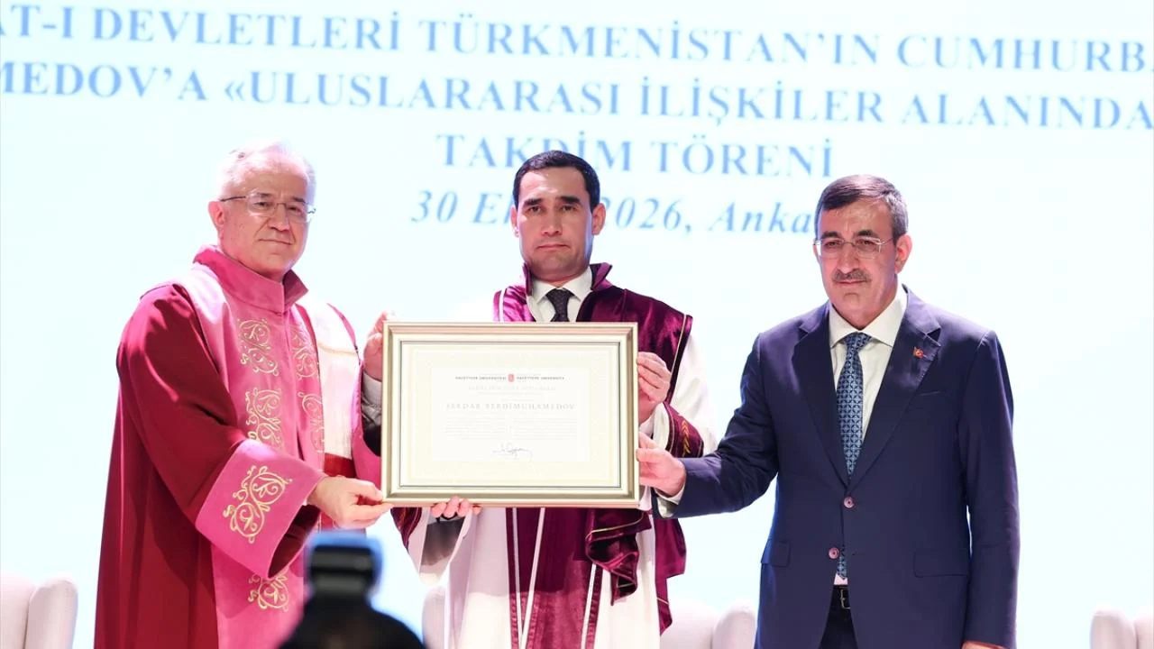 Hacettepe Üniversitesi'nden Türkmenistan lideri Berdimuhammedov'a fahri doktora