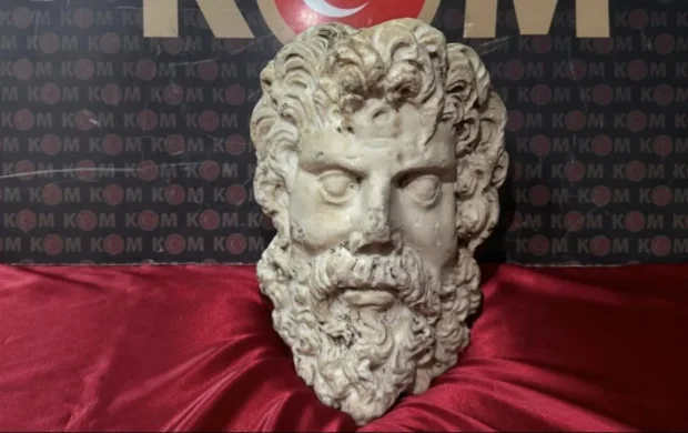 2 bin yıllık Zeus heykel başı ele geçirildi